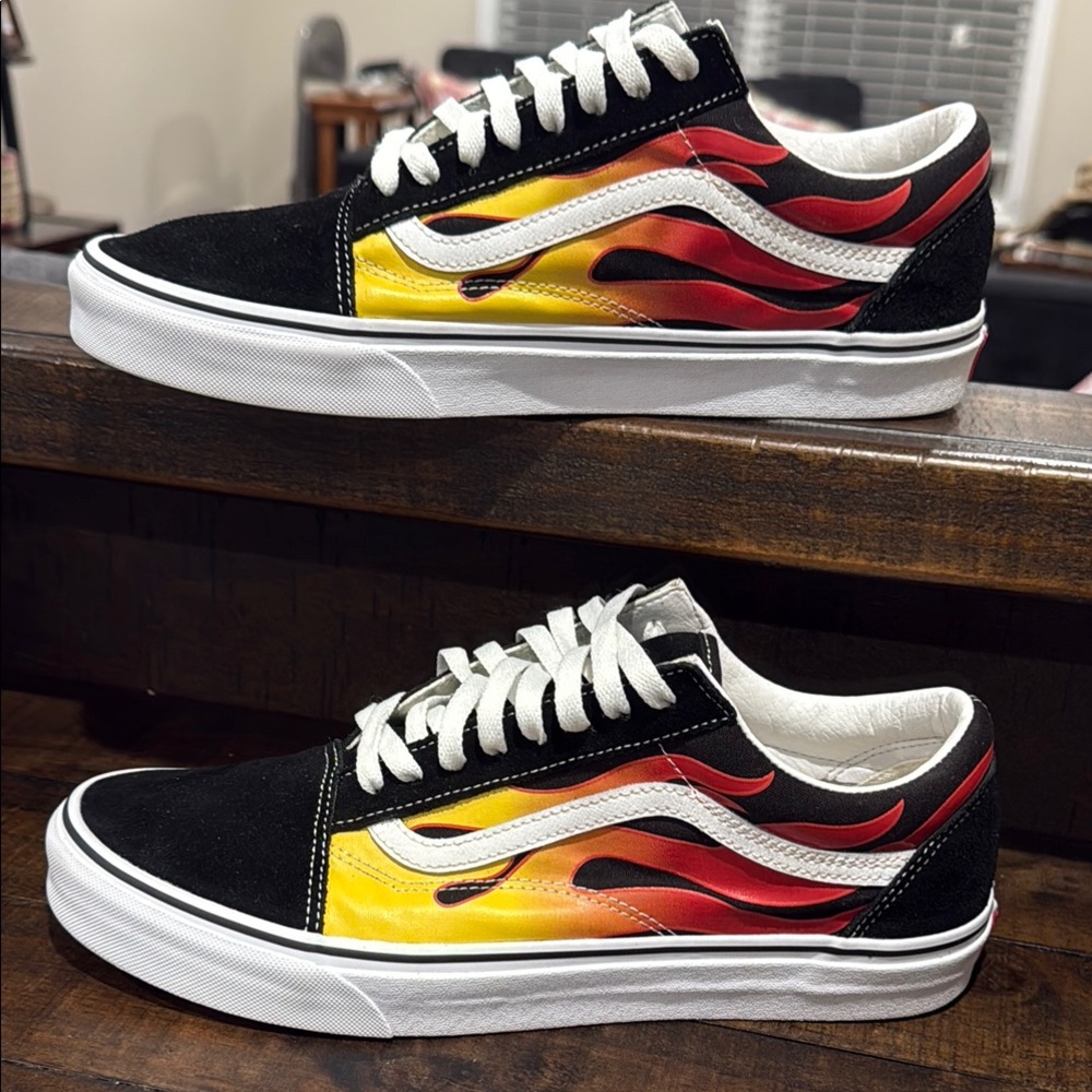 Vans Men’s Old Skool Flame Skateboarding Casual Fire Sneakers (Size: 11) EUC